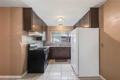 Priced to sell! Welcome to 11711 Mallard in the highly - photo 9