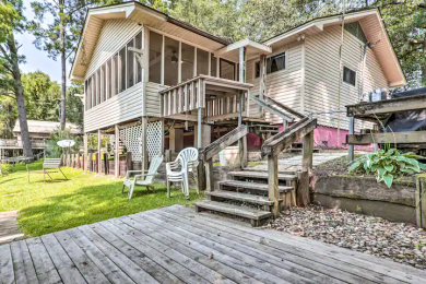 Sues Camp on Caddo Lake - Lake Home For Sale in Karnack, Texas