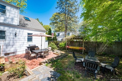 This Nantucket Cape boasts beautiful waterviews overlooking - photo 28
