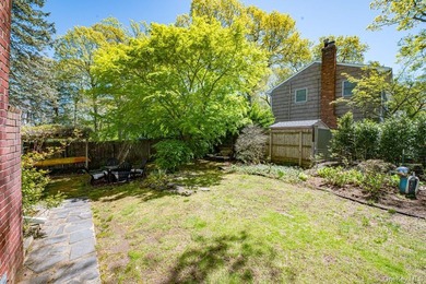 This Nantucket Cape boasts beautiful waterviews overlooking - photo 32