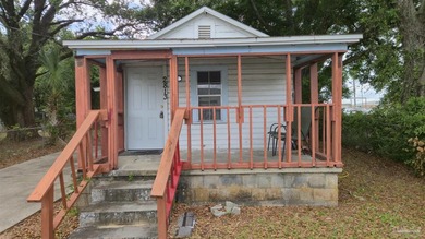 Perfect for a first-time homebuyer or savvy investor, this - photo 1