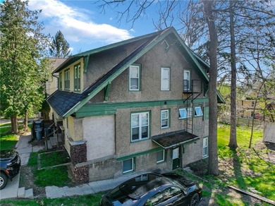 Great Investment with creative potential! A favored and highly - photo 3