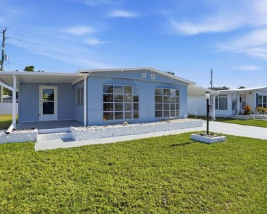 This 1200 square feet, 2.0 bed 2.0 bath located in the - photo 3