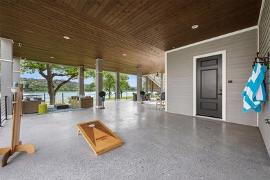 Welcome to an exceptional waterfront retreat on the peaceful - photo 25