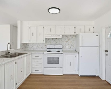 This 1200 square feet, 2.0 bed 2.0 bath located in the - photo 5