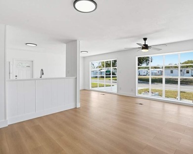 This 1200 square feet, 2.0 bed 2.0 bath located in the - photo 9