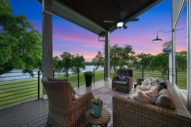 Welcome to an exceptional waterfront retreat on the peaceful - photo 32