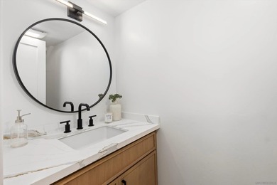 Welcome to this beautifully reimagined 4 bedroom, 2.5 bathroom - photo 34
