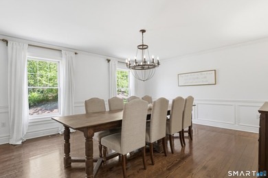 Beautifully sited on a fabulous private lot in the highly - photo 3