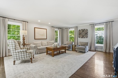 Beautifully sited on a fabulous private lot in the highly - photo 4
