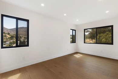 Welcome to this beautifully reimagined 4 bedroom, 2.5 bathroom - photo 46