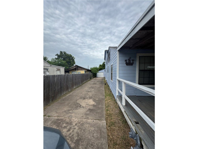 Perfect home for a large family, a rental , or someone that - photo 3