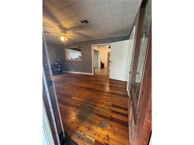 Perfect home for a large family, a rental , or someone that - photo 4