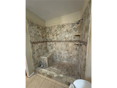 Perfect home for a large family, a rental , or someone that - photo 9