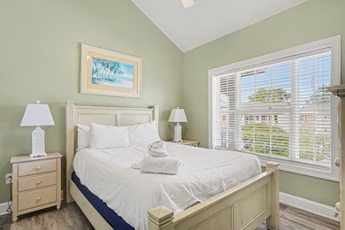 Beautifully furnished top-floor, end-unit 2-bedroom, 2-bath - photo 11