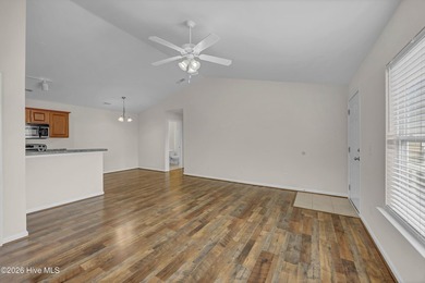 Great Investment Opportunity or a First Time Homebuyer. This Top - photo 11