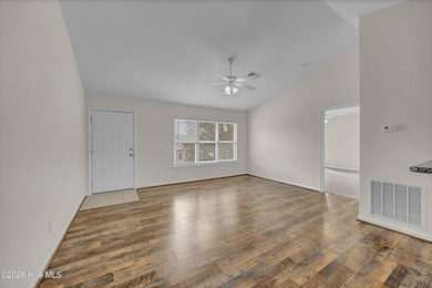 Great Investment Opportunity or a First Time Homebuyer. This Top - photo 12