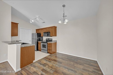 Great Investment Opportunity or a First Time Homebuyer. This Top - photo 13