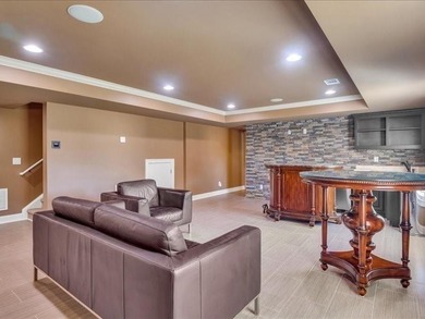 SELLER OFFERS $10,000 CLOSING COST INCENTIVE WITH A FULL PRICE - photo 33