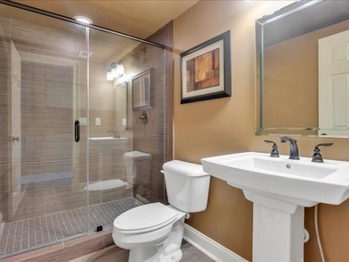 SELLER OFFERS $10,000 CLOSING COST INCENTIVE WITH A FULL PRICE - photo 36
