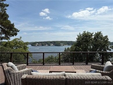Lake Home ActiveUnderContr in Lake Ozark, Missouri