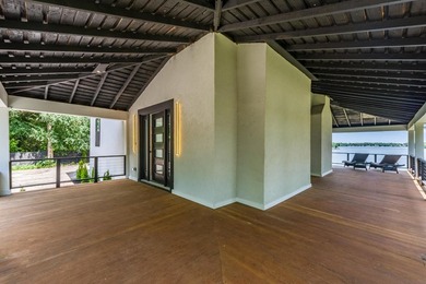 Stunning Long Lake lakefront estate on over an acre of pristine - photo 10