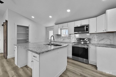 Enjoy space, convenience, and flexibility at 2324 Blue Lake Lane - photo 13