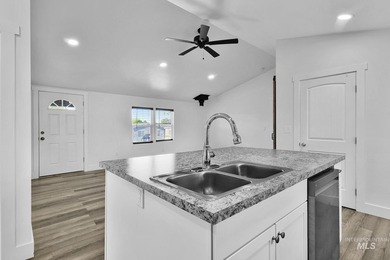 Enjoy space, convenience, and flexibility at 2324 Blue Lake Lane - photo 14