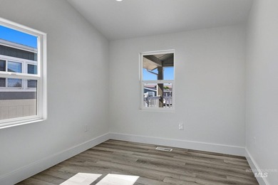 Enjoy space, convenience, and flexibility at 2324 Blue Lake Lane - photo 15