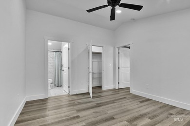 Enjoy space, convenience, and flexibility at 2324 Blue Lake Lane - photo 19