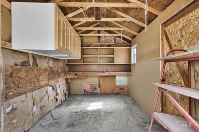 Enjoy space, convenience, and flexibility at 2324 Blue Lake Lane - photo 26