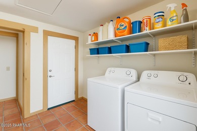 Location, privacy and big-sky views all come together on this