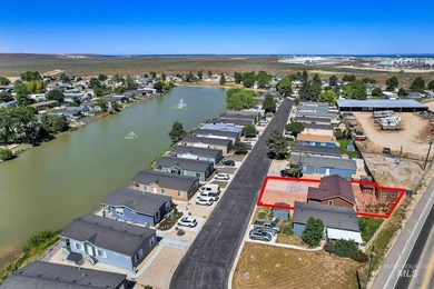 Enjoy space, convenience, and flexibility at 2324 Blue Lake Lane - photo 32
