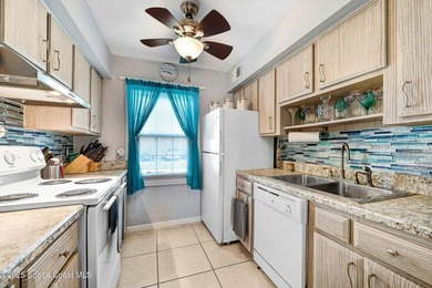 Welcome home to a spacious 3 bedroom, 2 bathroom beachside condo - photo 10