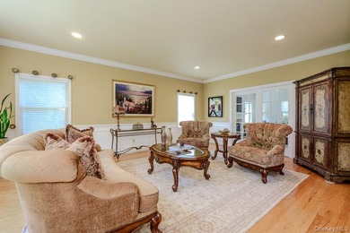 Welcome to This Stunning Postmodern Masterpiece in Half Hollow - photo 7