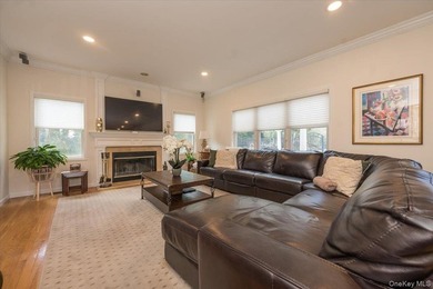 Welcome to This Stunning Postmodern Masterpiece in Half Hollow - photo 9