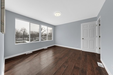Charming, fully-renovated home on awaits! NEW flooring, NEW - photo 19