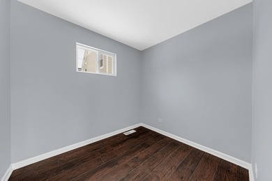 Charming, fully-renovated home on awaits! NEW flooring, NEW - photo 20