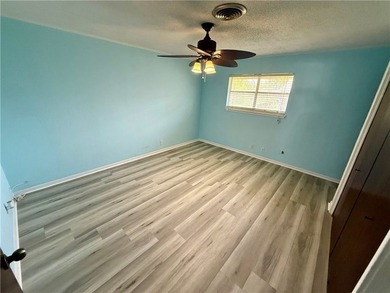 Welcome to this conveniently located 3-bedroom, 2-bath home - photo 10