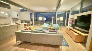 Panoramic Catalina Island views from this turn-key, SINGLE-LEVEL - photo 2