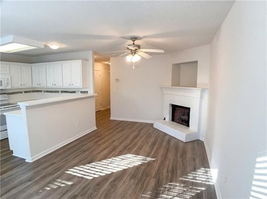 Beautiful and spacious corner unit townhome featuring an open - photo 6