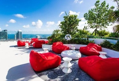 Spacious Condo 1 bedroom 2 bath at desiralbe Brickell Heights - photo 12