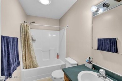 AMAZING VALUE!!! BEAUTIFUL COLONIAL SITUATED ON A LARGE CORNER - photo 18