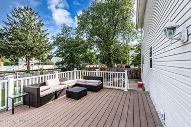 AMAZING VALUE!!! BEAUTIFUL COLONIAL SITUATED ON A LARGE CORNER - photo 19