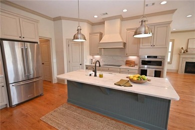 Enjoy one of Auburn's most popular neighborhoods! Beautifully - photo 7