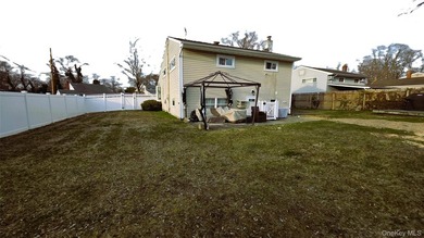 Back on the Market after being newly updated: See this beautiful - photo 3