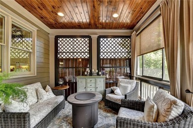 Welcome to this stunning town home, with an abundance of