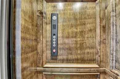 Welcome to this stunning town home, with an abundance of