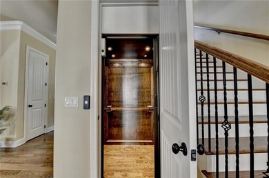 Welcome to this stunning town home, with an abundance of