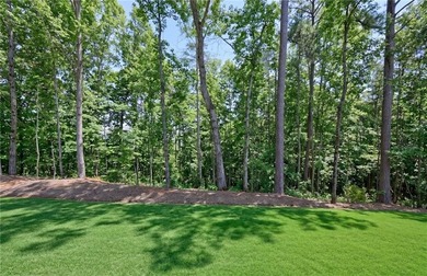 Better than new! Perfectly situated on a quiet cul-de-sac lot & - photo 2
